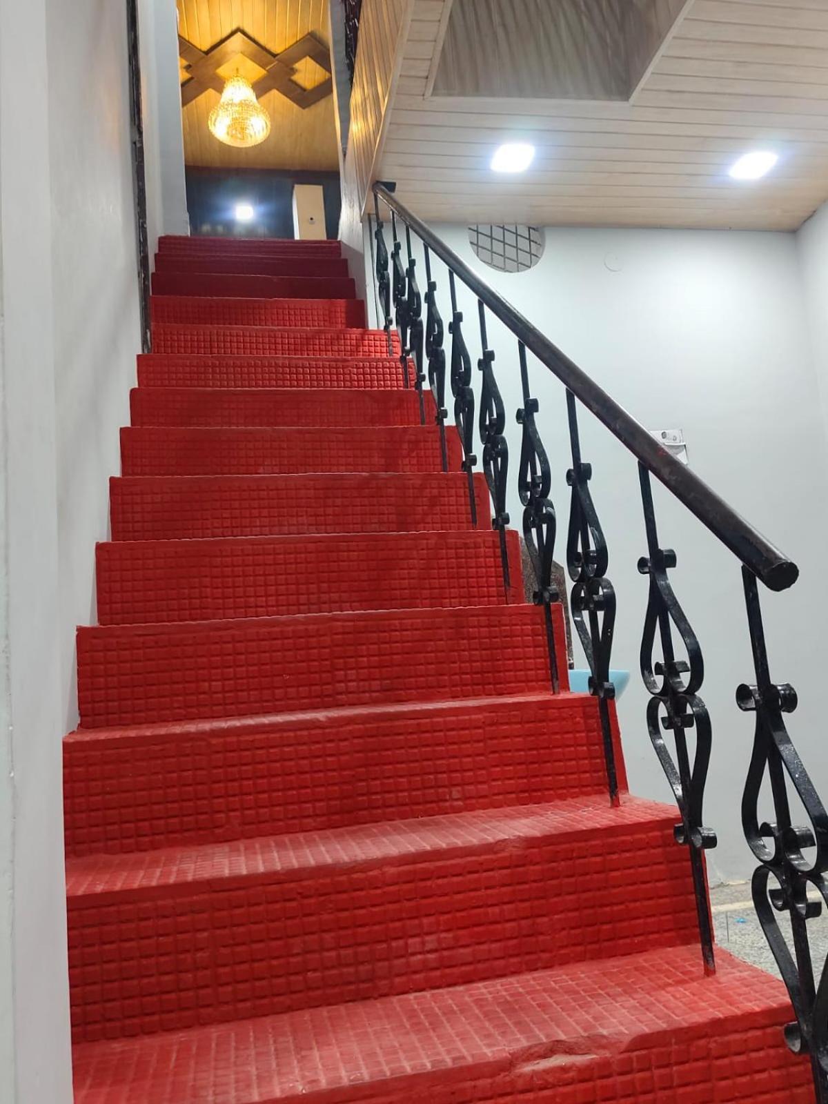 Hotel Crystal Dreams Матхура Екстер'єр фото